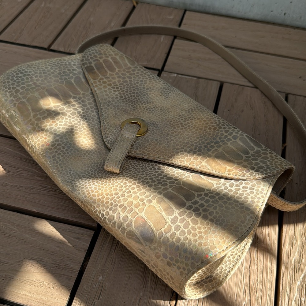 Stuart Weitzman Beige Snake Skin Embossed Small F… - image 2